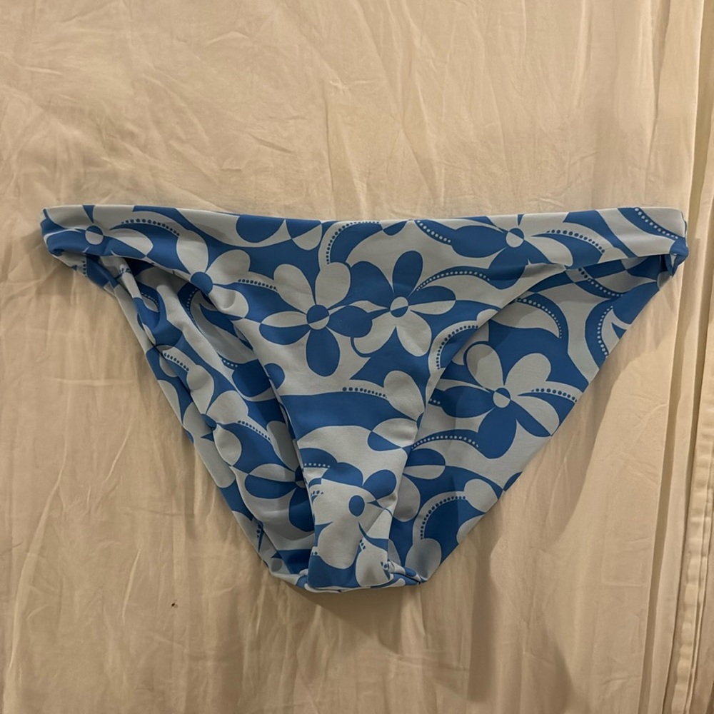 Skatie Cheryl Bottom